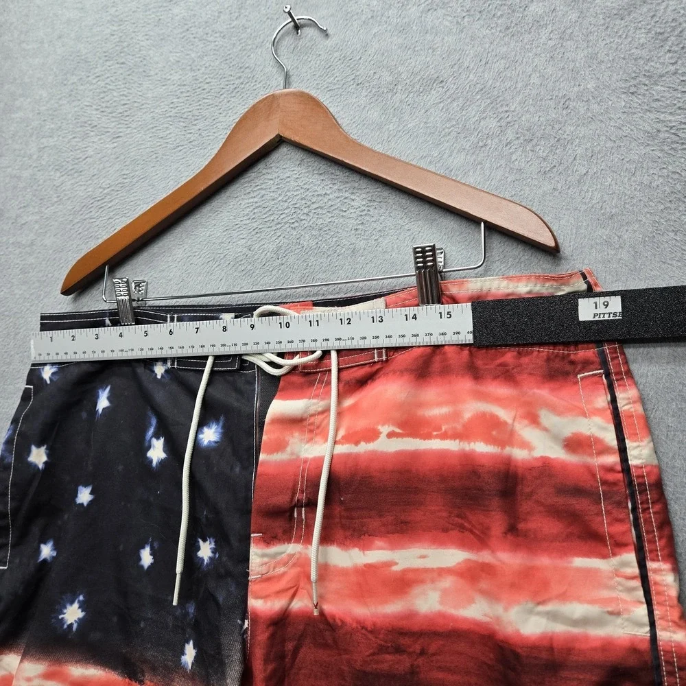 American Eagle Outfitters Men Swimwear L/G Red Board Shorts Graphic Patriotic